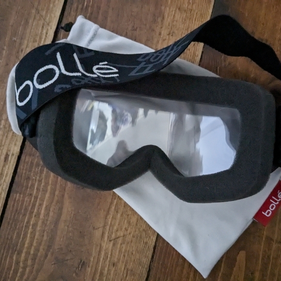 Snowboarding Goggles - Picture 4 of 4